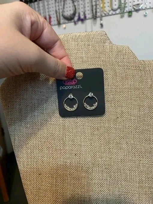 alexis_r4493 Profile image 2